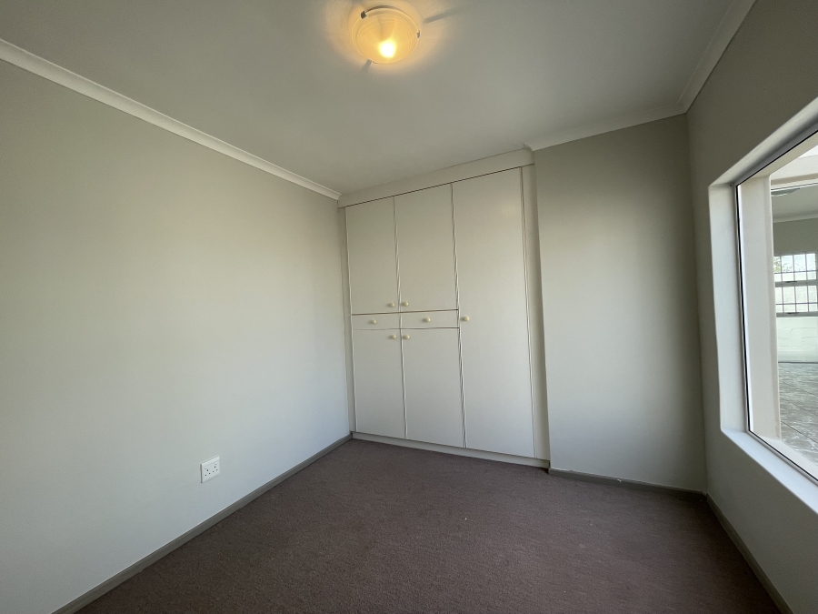 4 Bedroom Property for Sale in Middedorp Western Cape